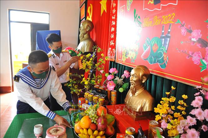 Bringing Tet to Spratly Islands